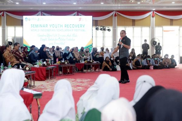 Seminar Scholarship Festival, Edy Rahmayadi Ajak Bangkitkan Kejayaan Dunia Pendidikan di Indonesia